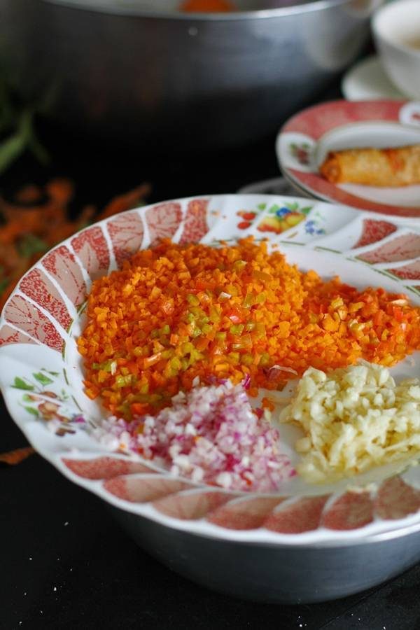 Chopped veggies in a plate.