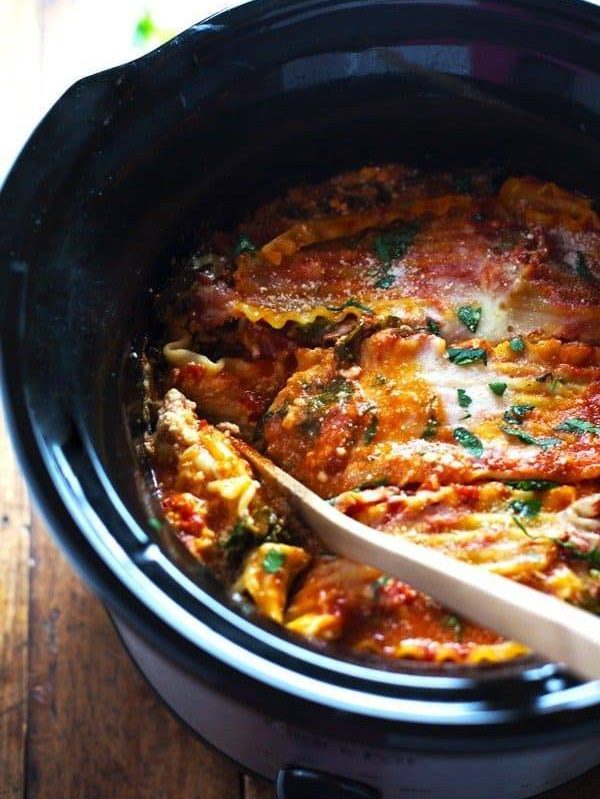 Super Easy Skinny Veggie Crockpot Lasagna - a handful of simple ingredients for a healthy family dinner. | https://make-trim.today